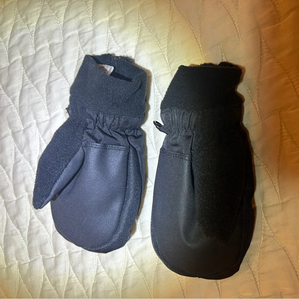 Kombi Black Kids Mittens